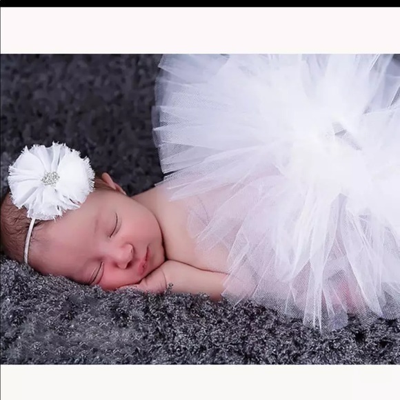 White baby tutu skirt and headband - Picture 1 of 3